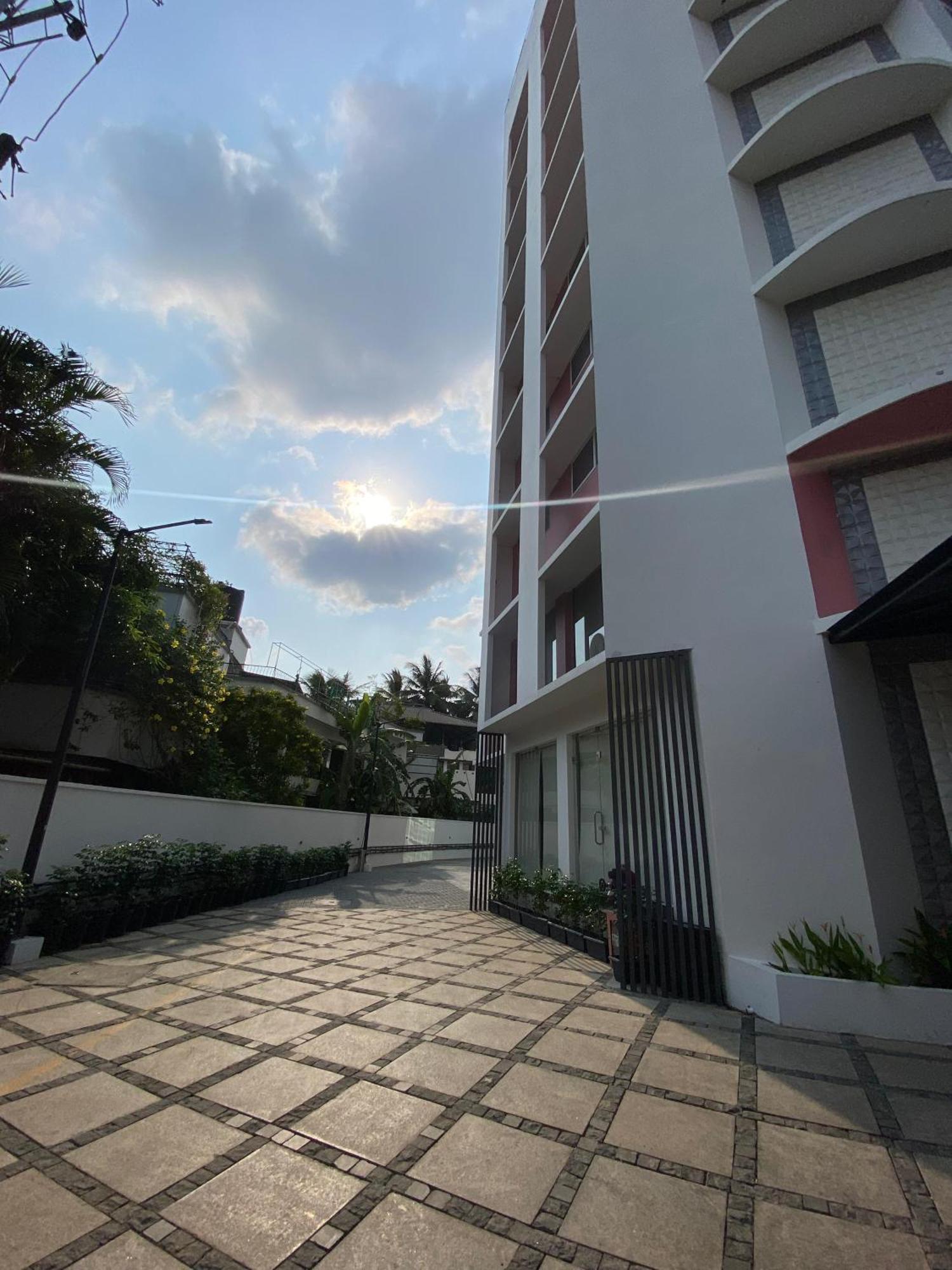 The Habitat Suites Guruvāyūr Exteriör bild