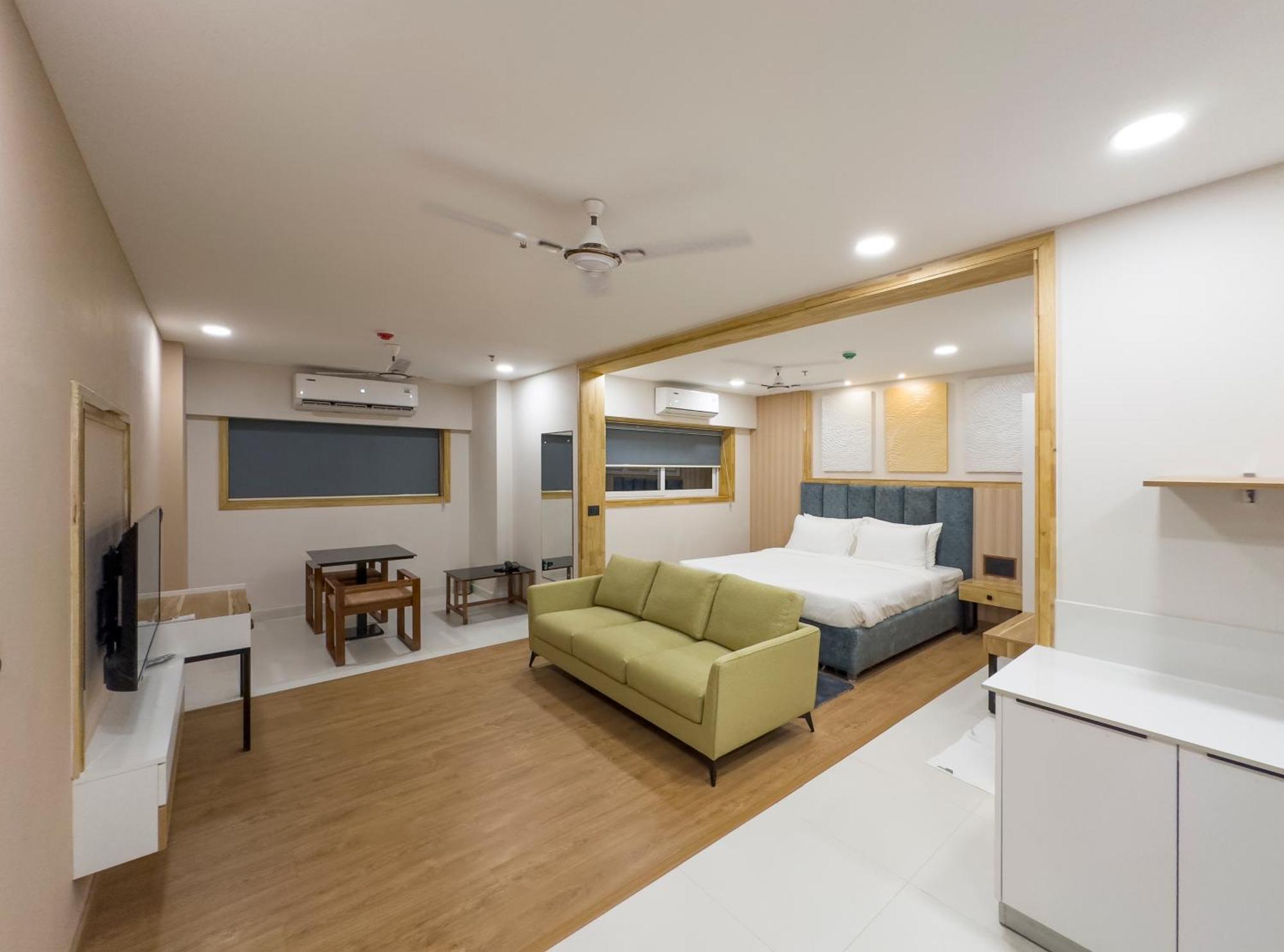 The Habitat Suites Guruvāyūr Exteriör bild
