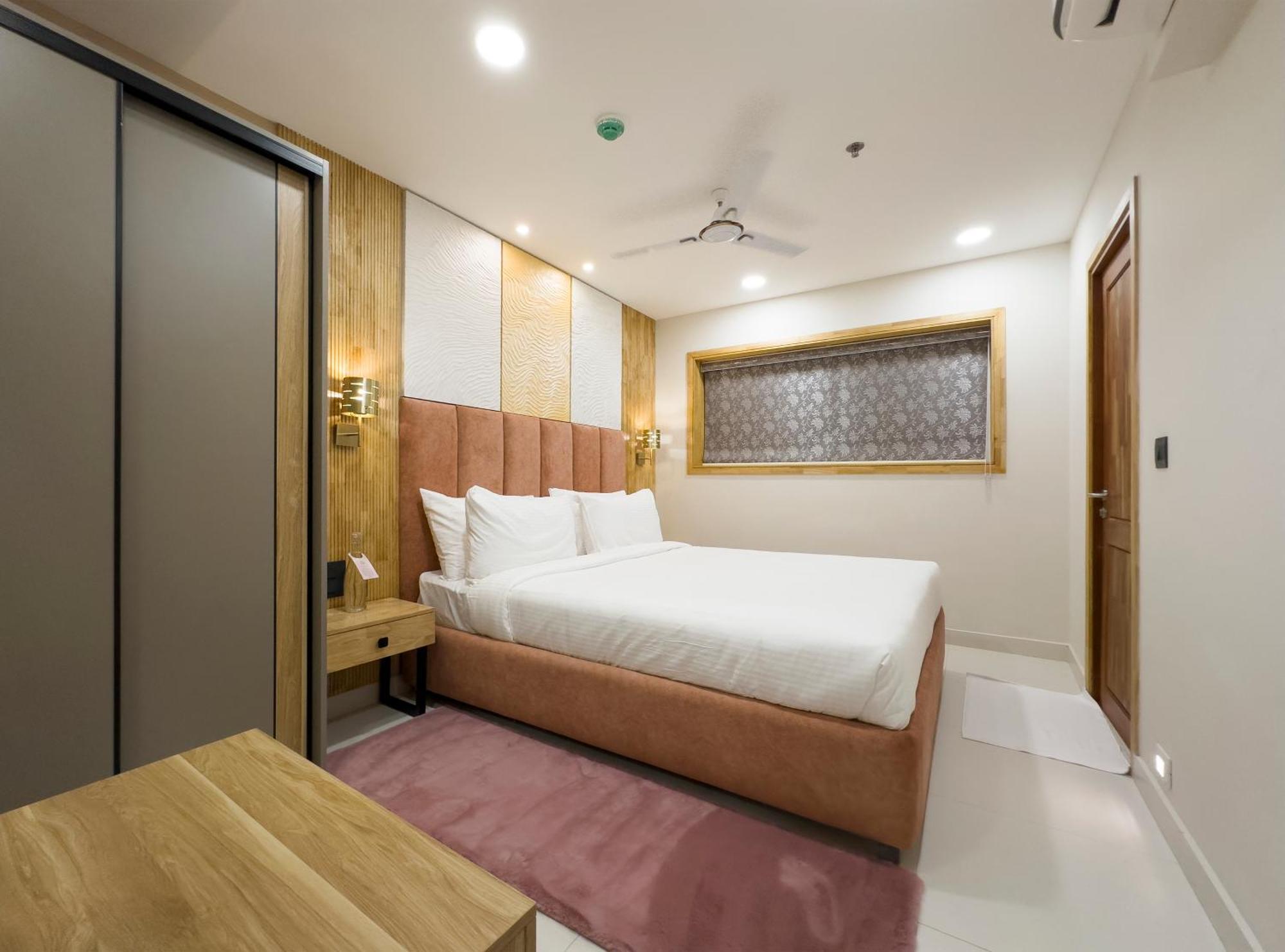 The Habitat Suites Guruvāyūr Exteriör bild