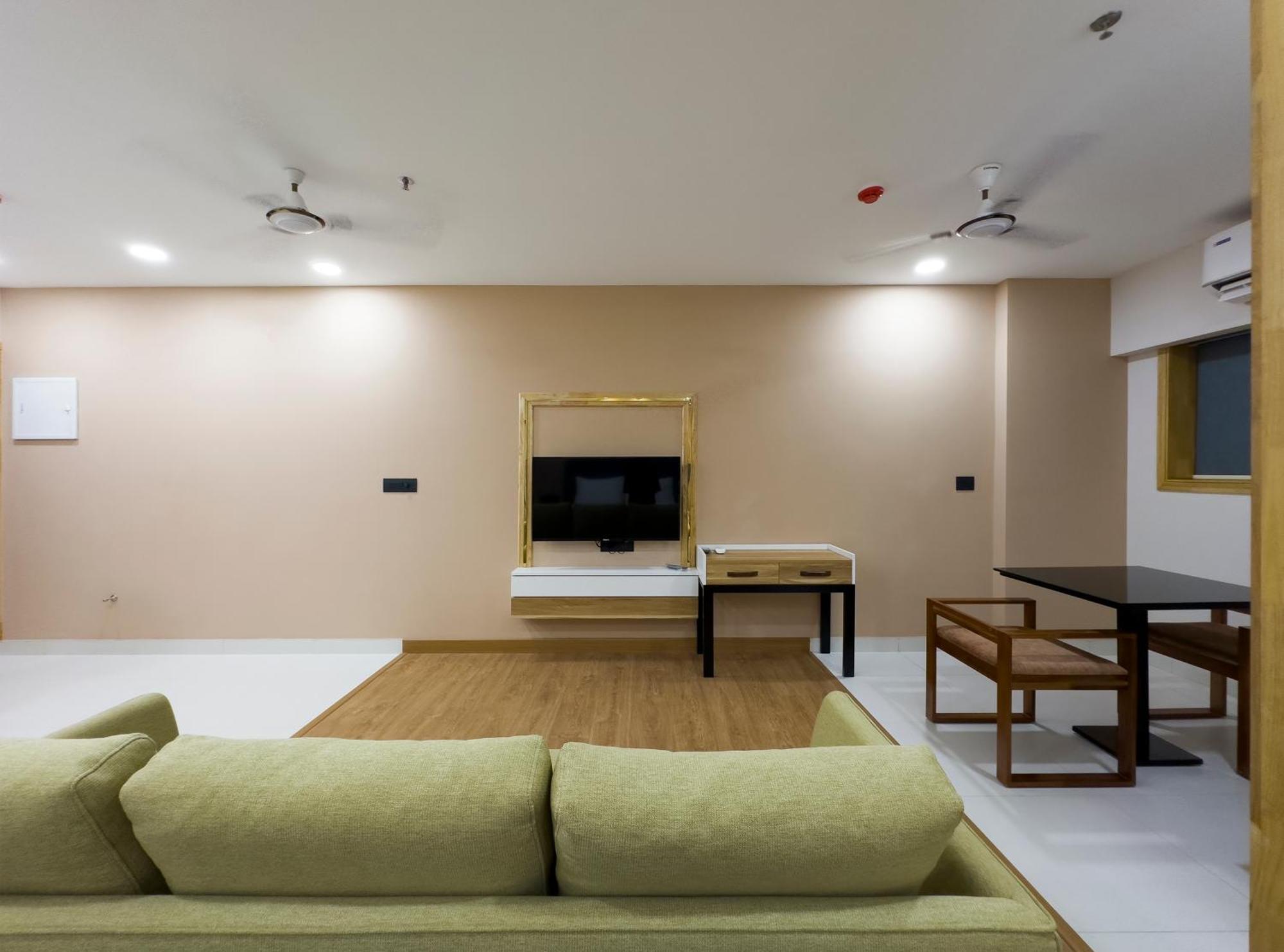 The Habitat Suites Guruvāyūr Exteriör bild