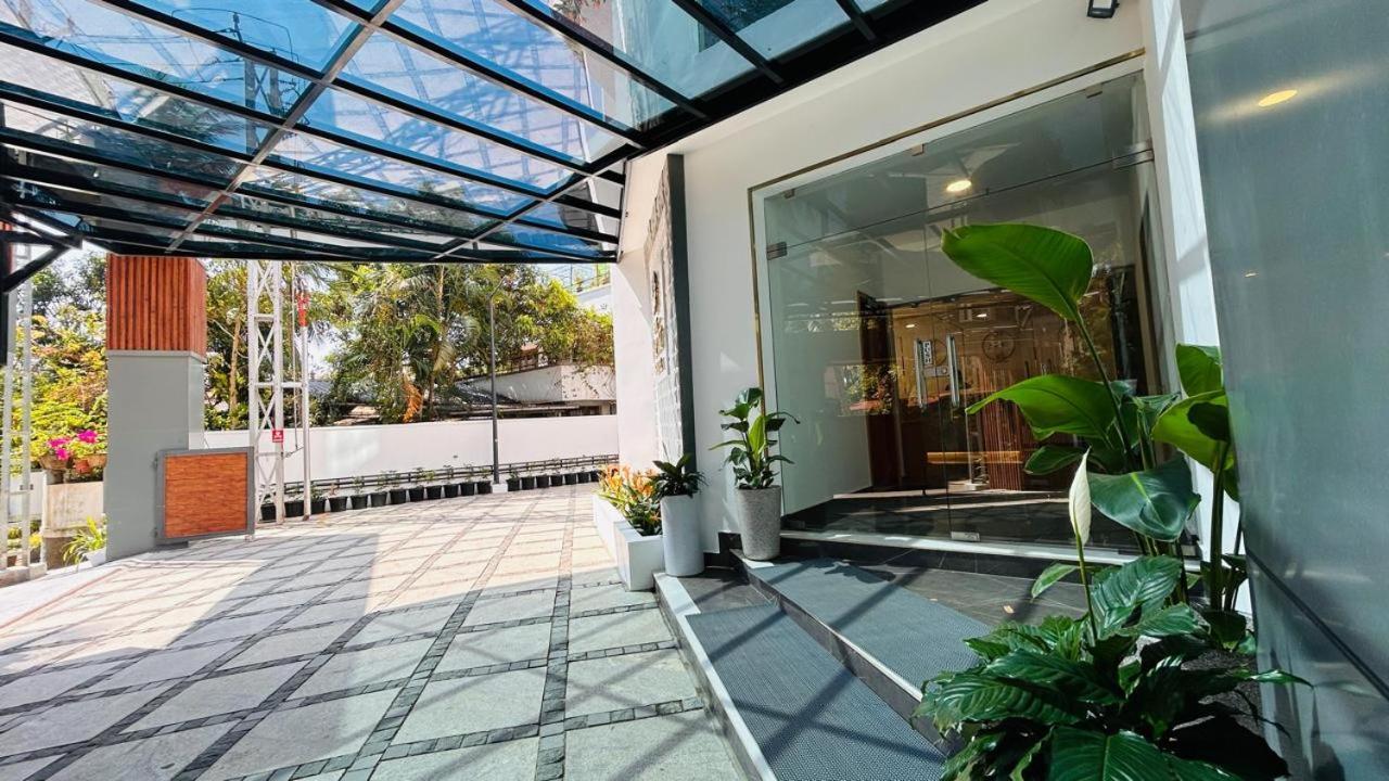 The Habitat Suites Guruvāyūr Exteriör bild