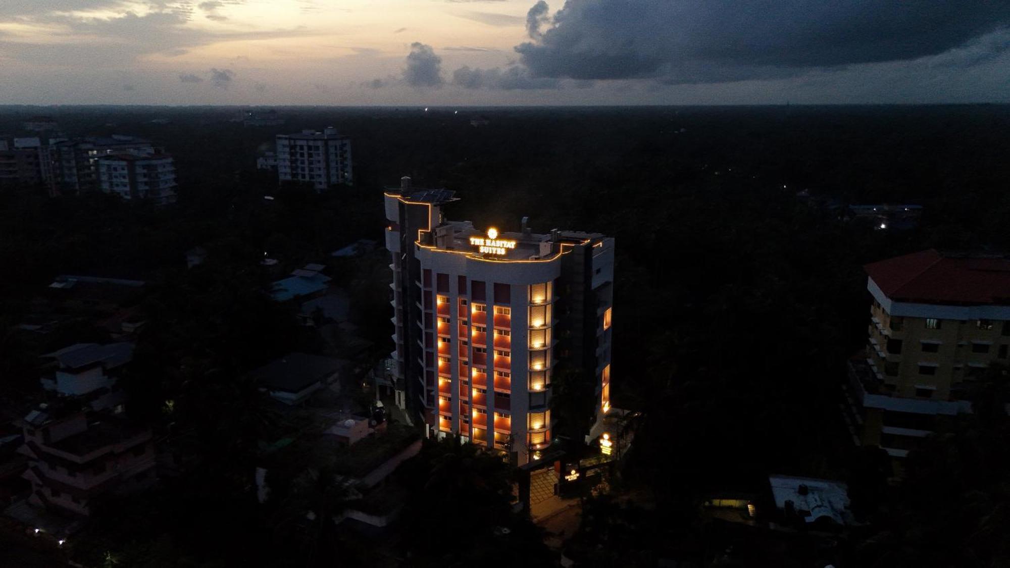 The Habitat Suites Guruvāyūr Exteriör bild